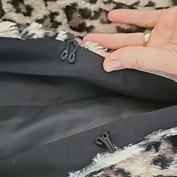 STUNNING JM COLLECTION FAKE LEOPARD PRINT FUR COAT - Picture 8 of 14